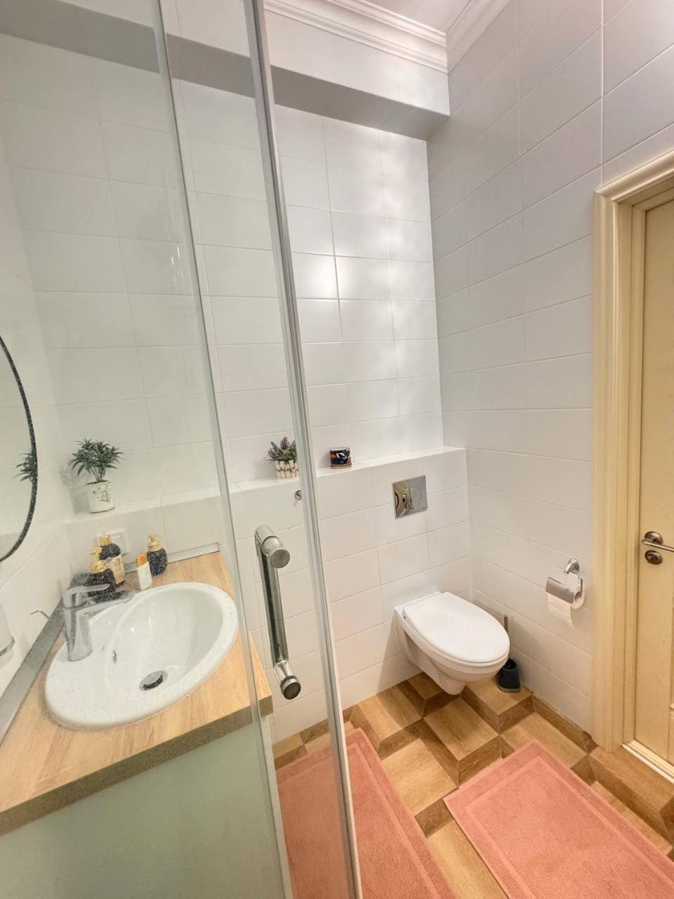 жк Gagarin Park возле трц Mega Center Flat 174 Almaty