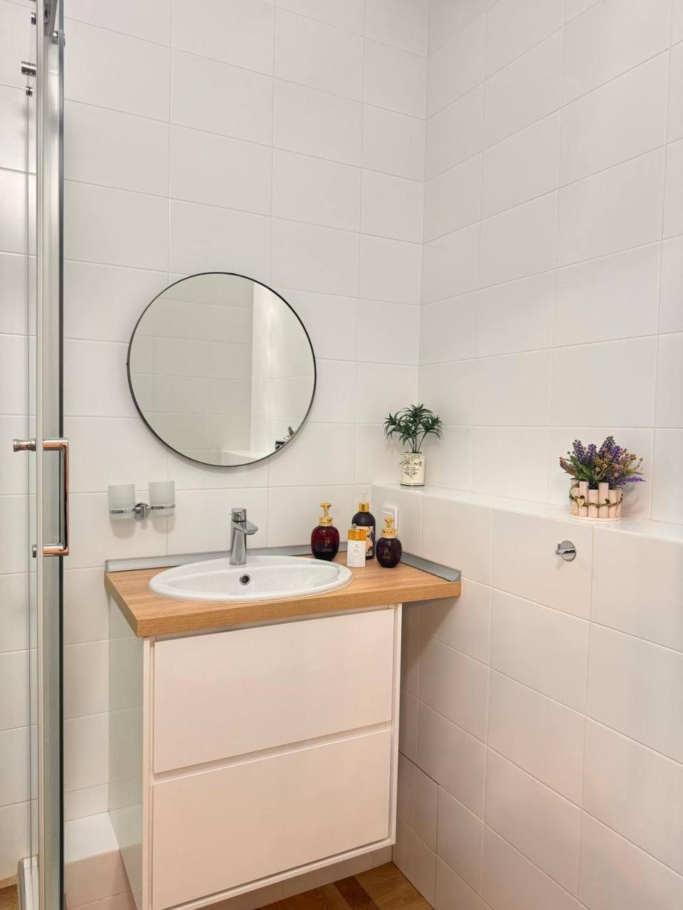 жк Gagarin Park возле трц Mega Center Flat 174 * Almaty